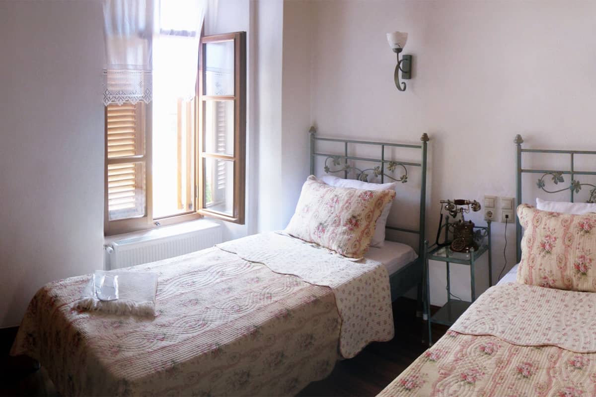 1 bedroom, premium bedding, minibar, in-room safe