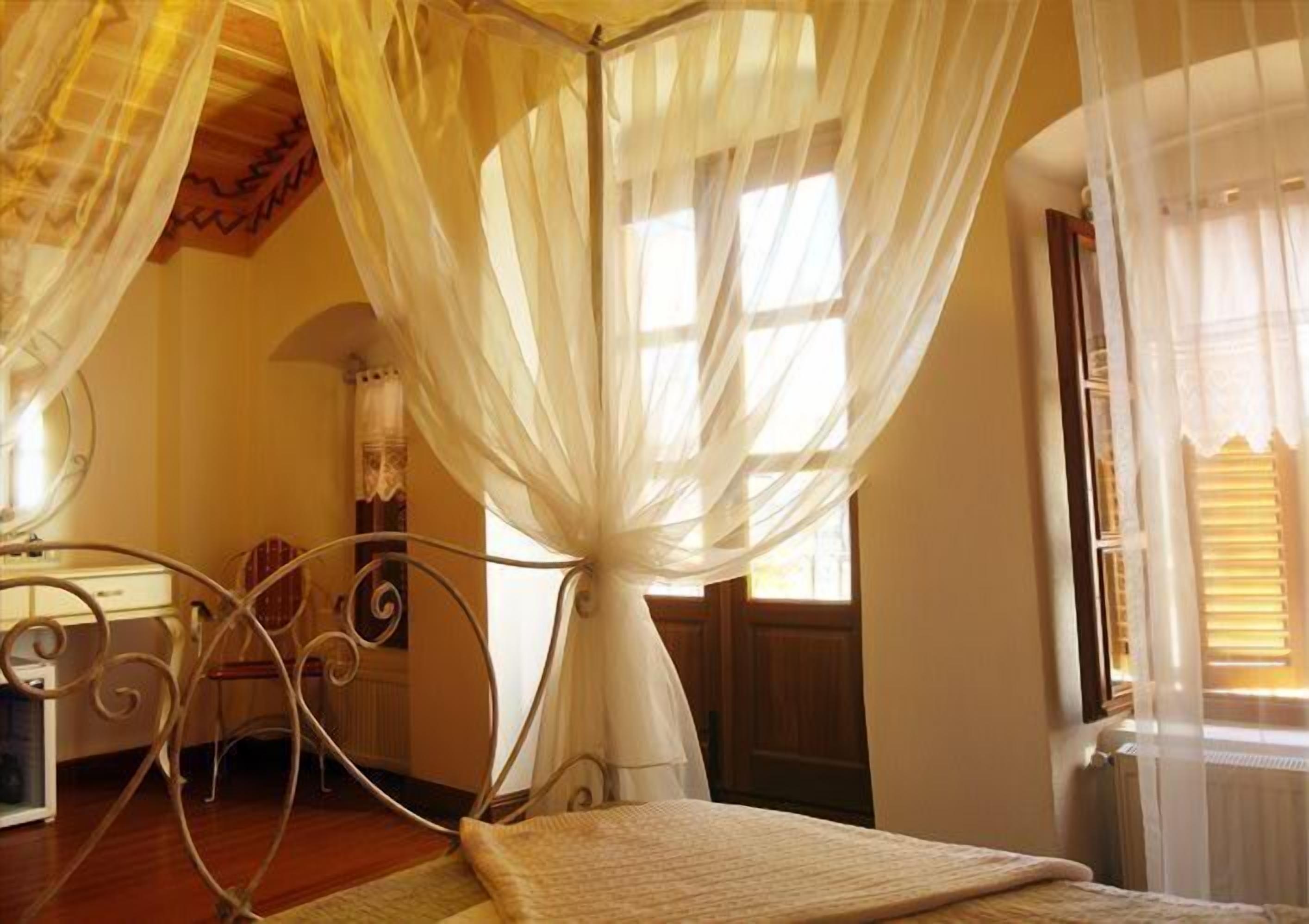 Ropa de cama de alta calidad y minibar 