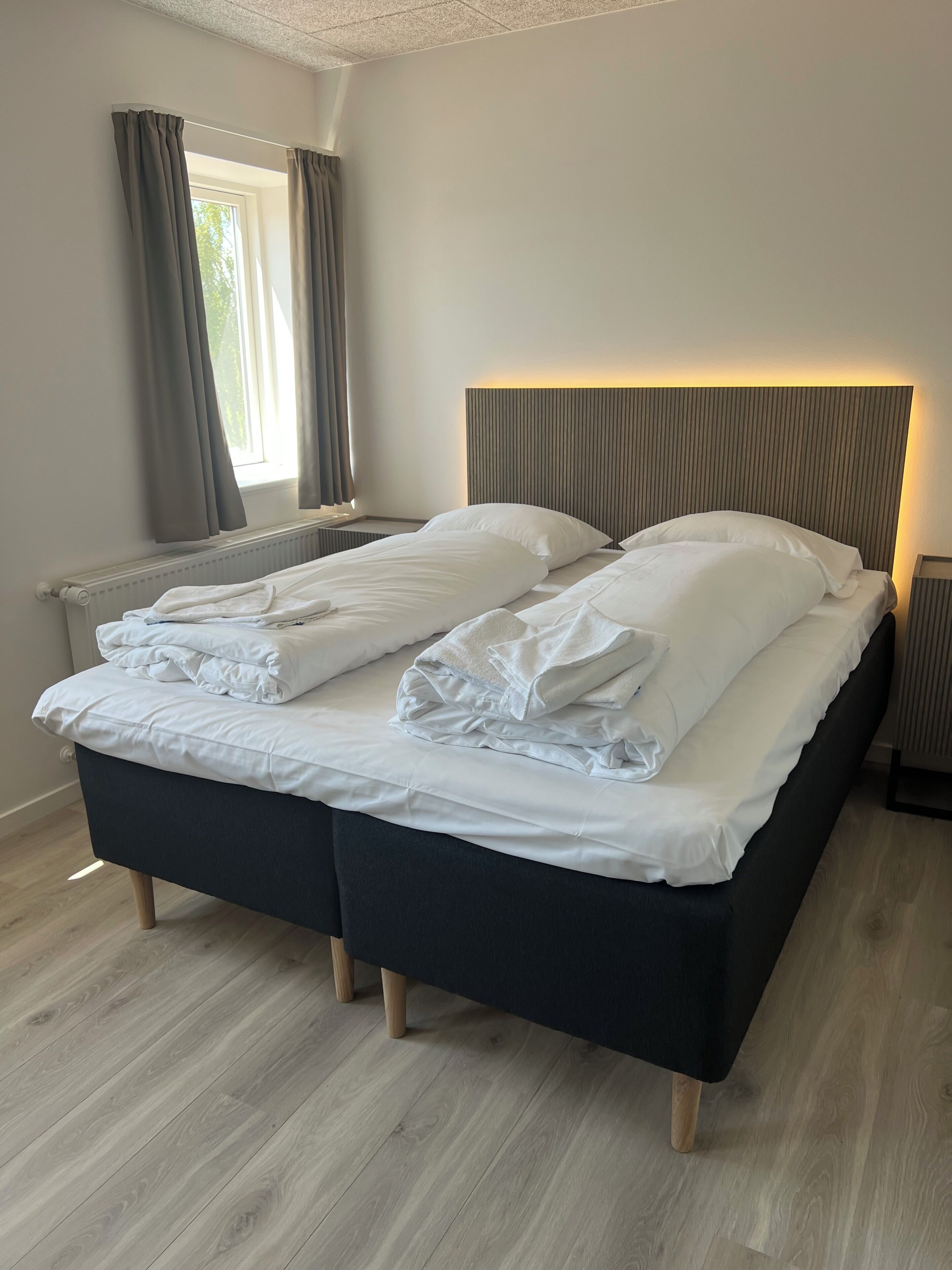 Pillowtop beds, desk, soundproofing, iron/ironing board