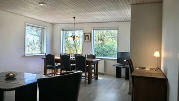 Basic Villa | Pillowtop beds, desk, soundproofing, iron/ironing board