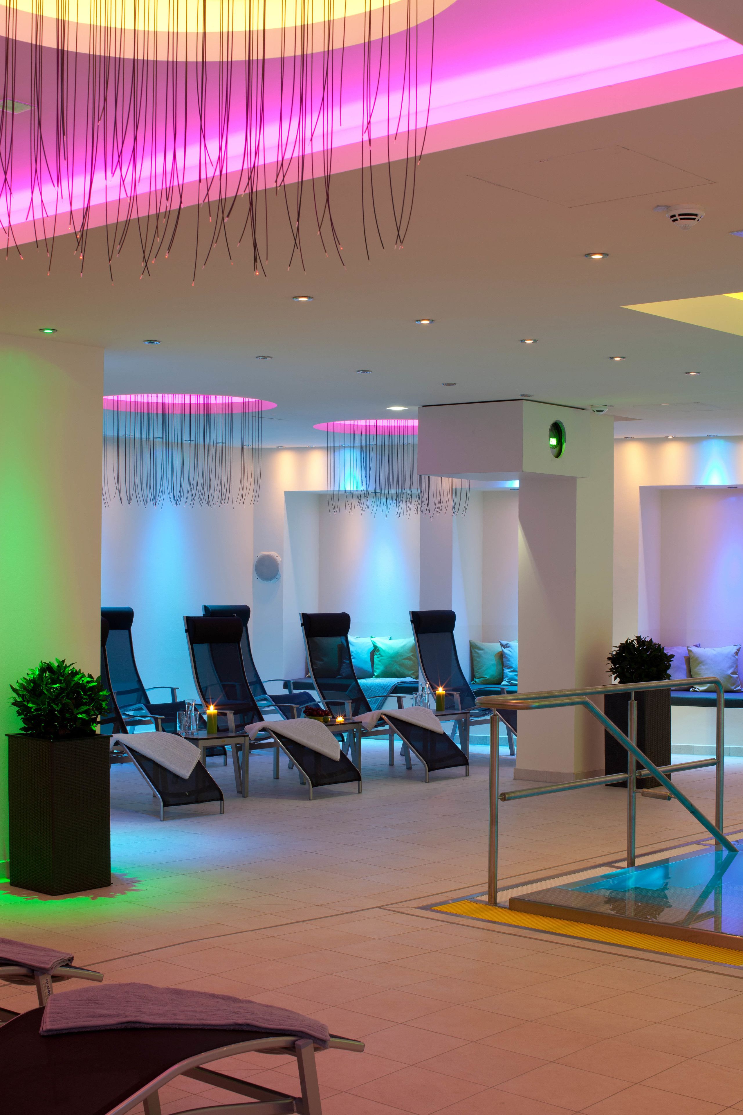 Couples treatment rooms, sauna, steam room, body treatments