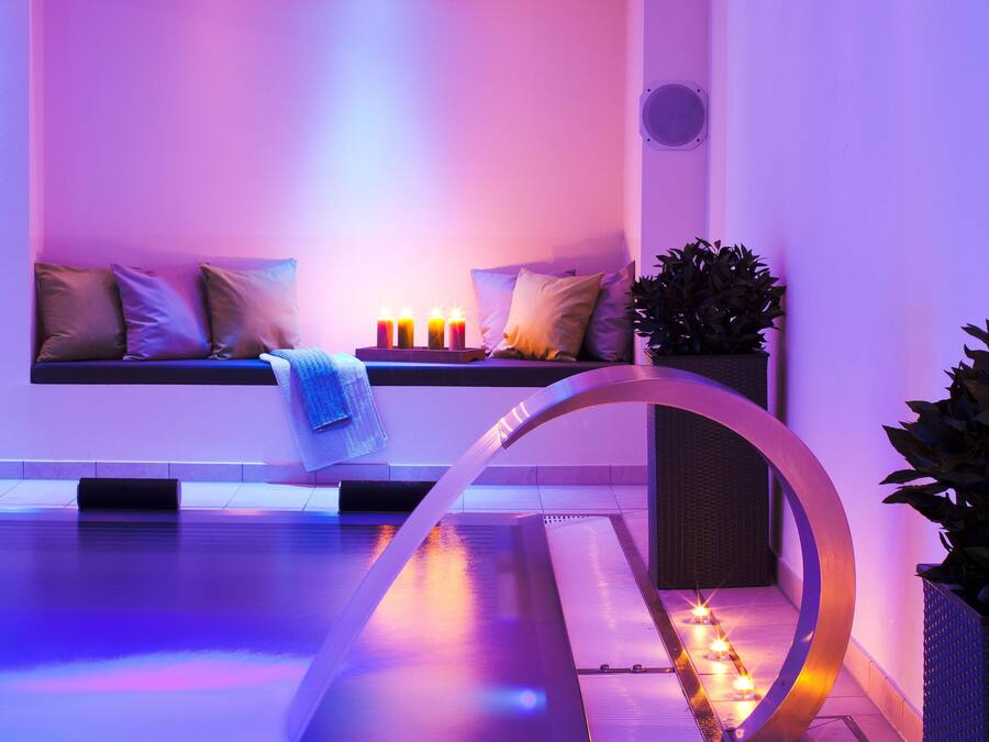 Salas de tratamiento para parejas, un sauna, baño turco