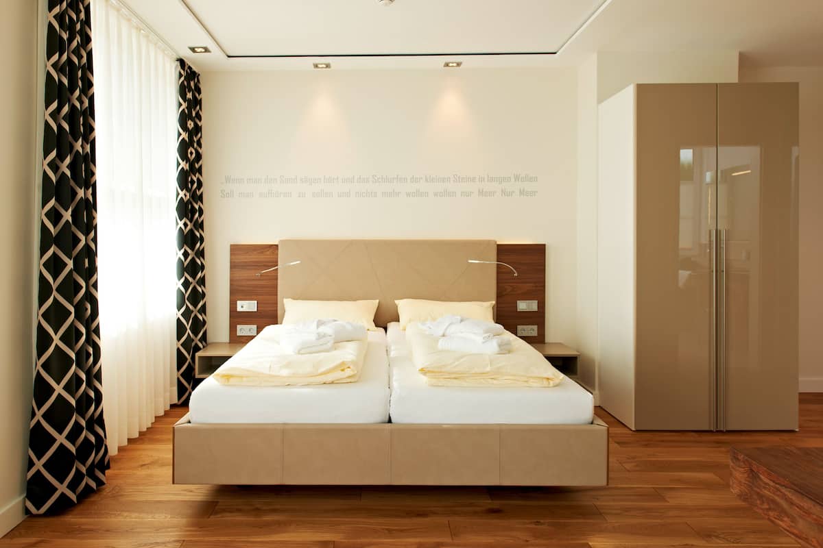 1 habitación, caja de seguridad en la habitación y insonorización