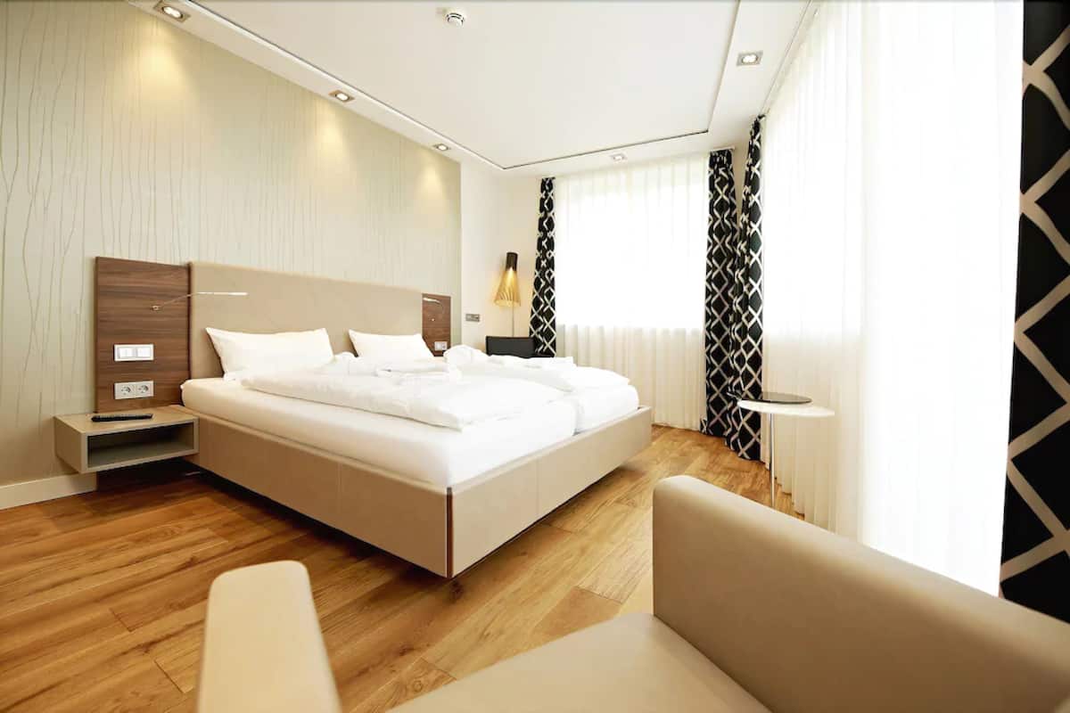 1 habitación, caja de seguridad en la habitación y insonorización