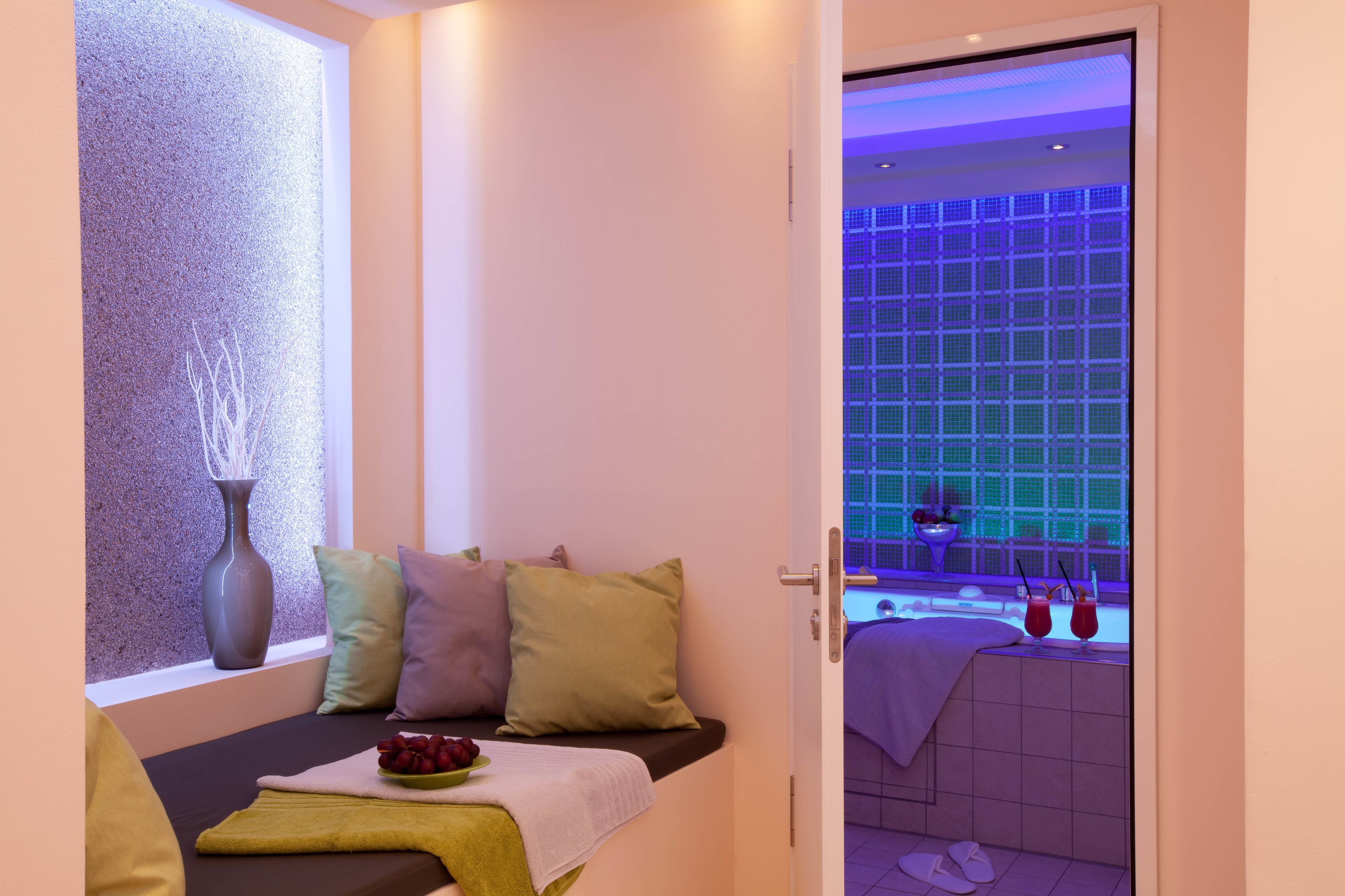 couples treatment room(s), sauna, steam room, body treatments