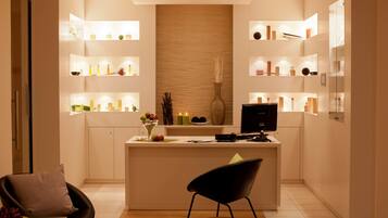 Couples treatment room(s), sauna, steam room, body treatments