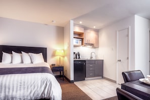 Studio, 1 grand lit et 1 canapé-lit | Literie de qualité, lit avec matelas à plateau-coussin, bureau