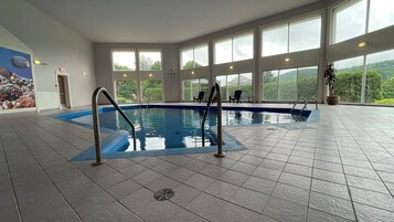 Una piscina techada