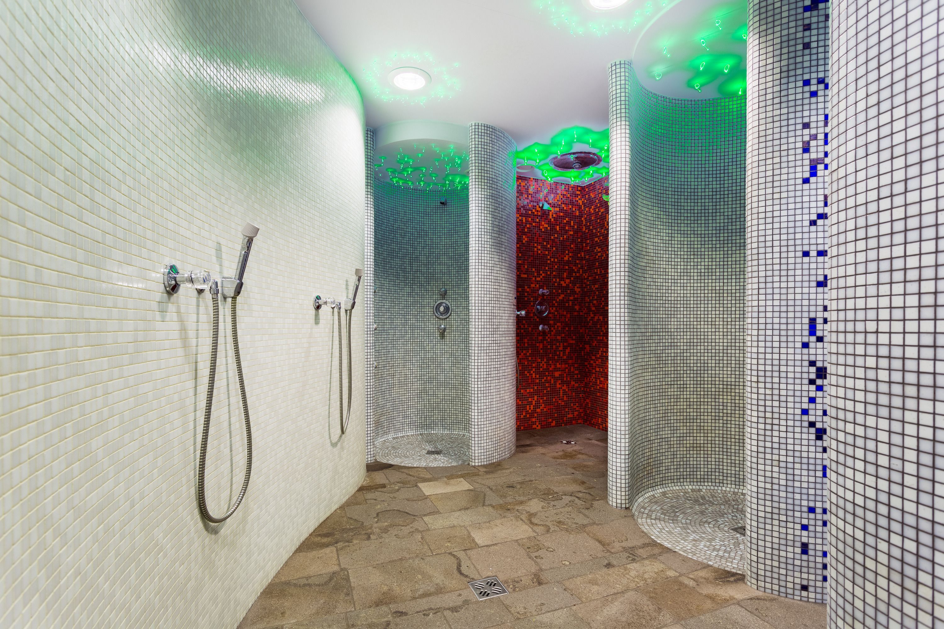 sauna, turkish bath/hammam, body treatments, facials, massages