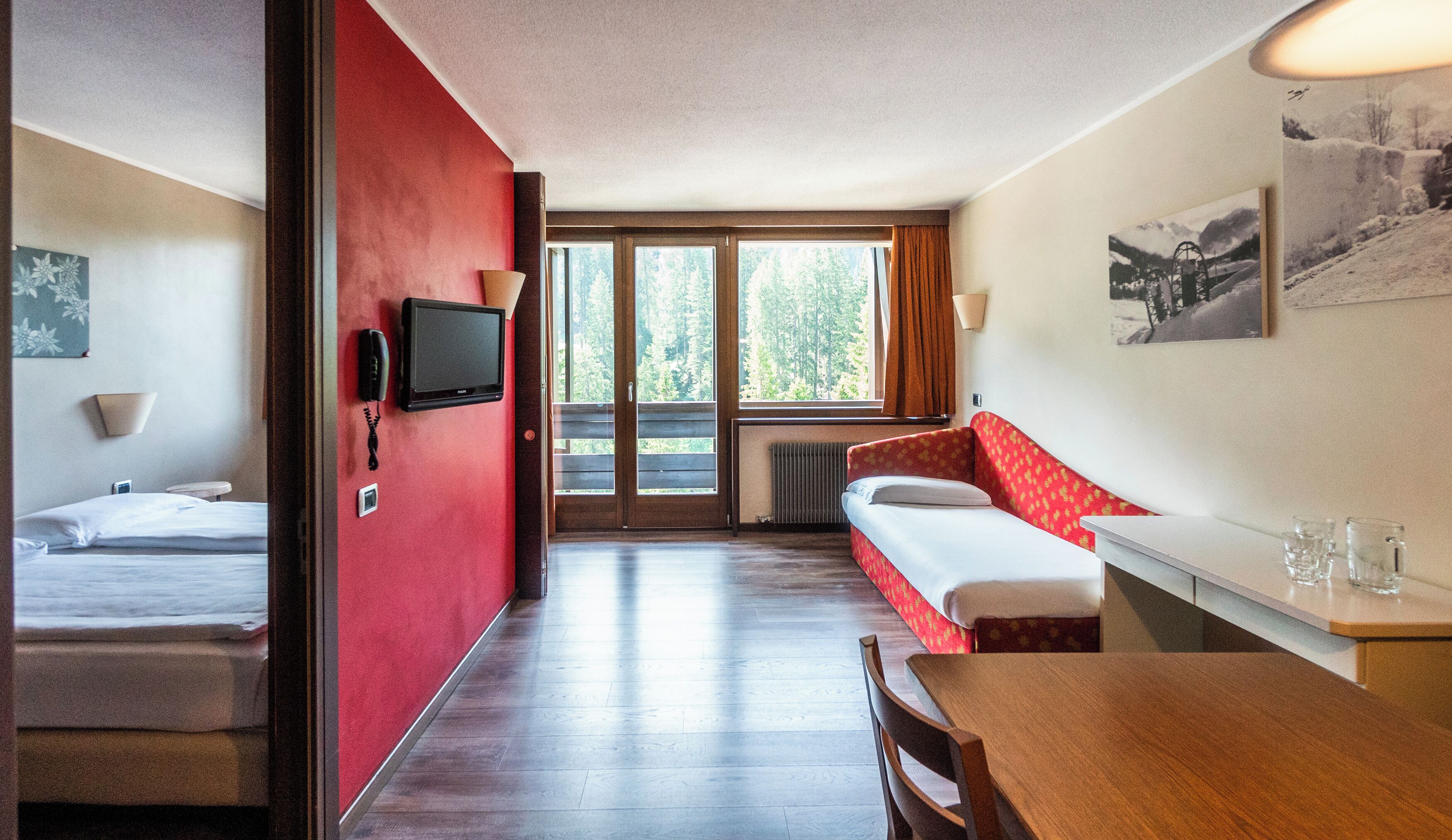 标准公寓 (4 pax) | 起居区 | 电视