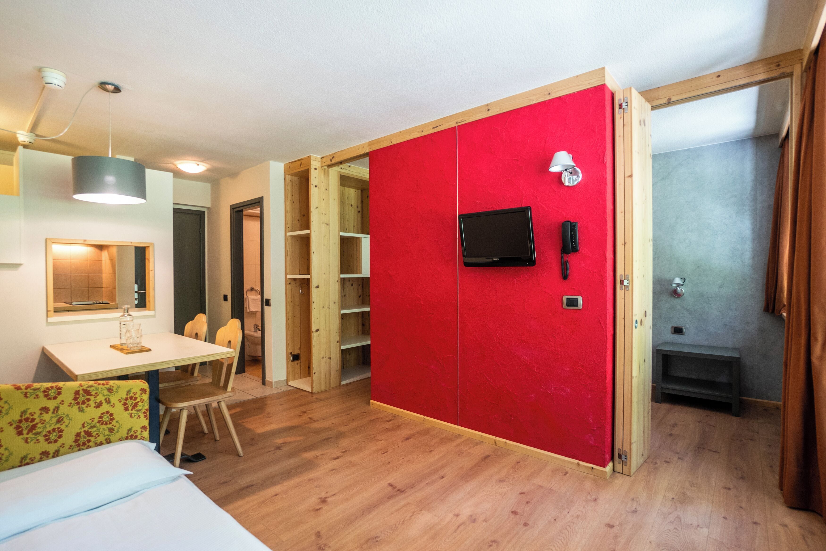 标准公寓 (3 pax) | 客房内保险箱、办公桌、免费 WiFi、床单