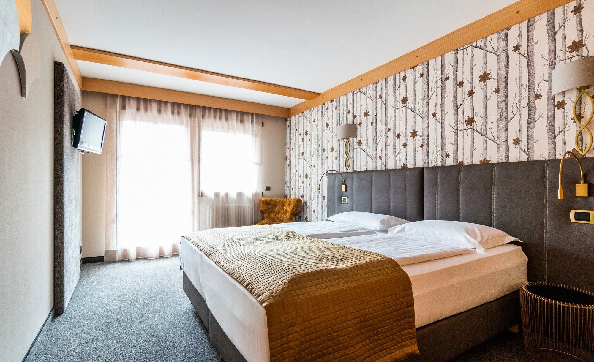 Standard Double or Twin Room | Minibar, in-room safe, free WiFi, bed sheets