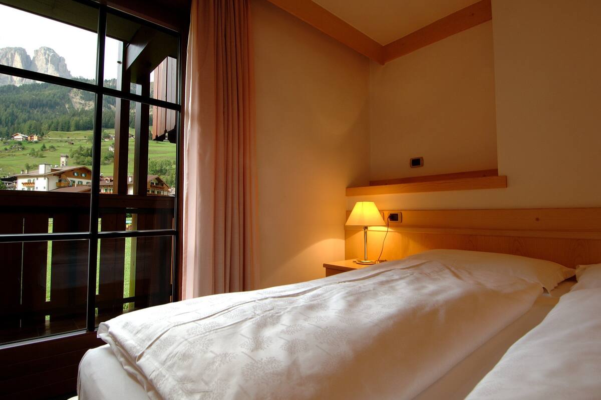 economy double or twin room | 1 bedroom, minibar, in-room safe, free wifi