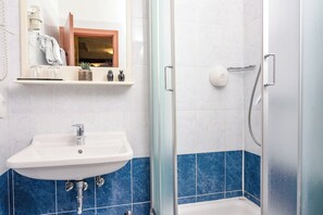 Departamento | Baño | Regadera, amenidades de baño gratuitas, secadora de cabello, toallas 