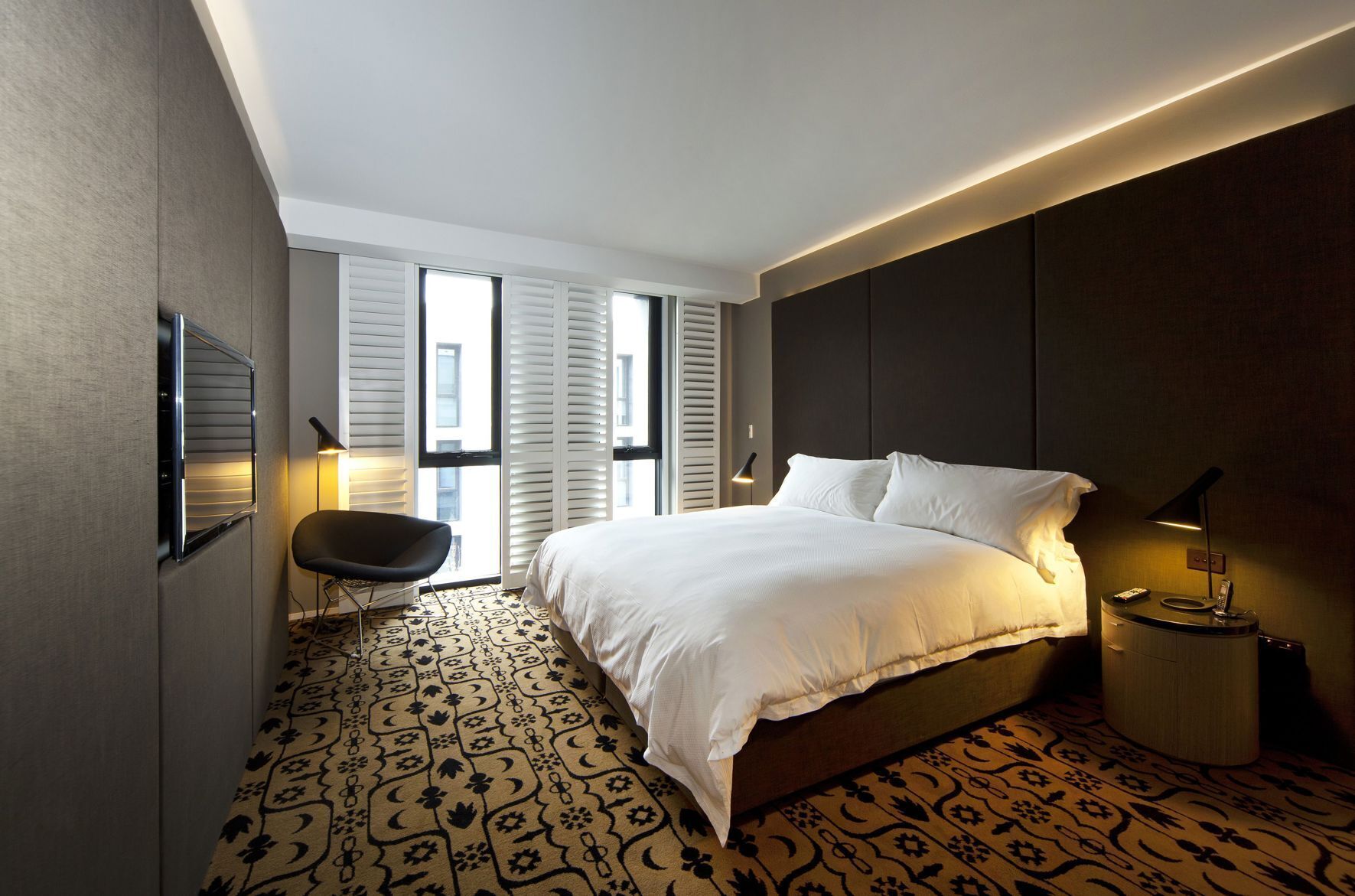 Premium bedding, in-room safe, individually decorated