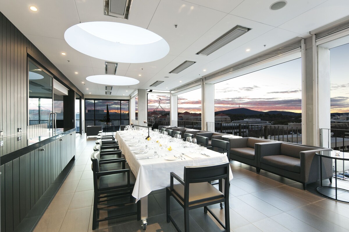 Burbury Hotel & Apartments