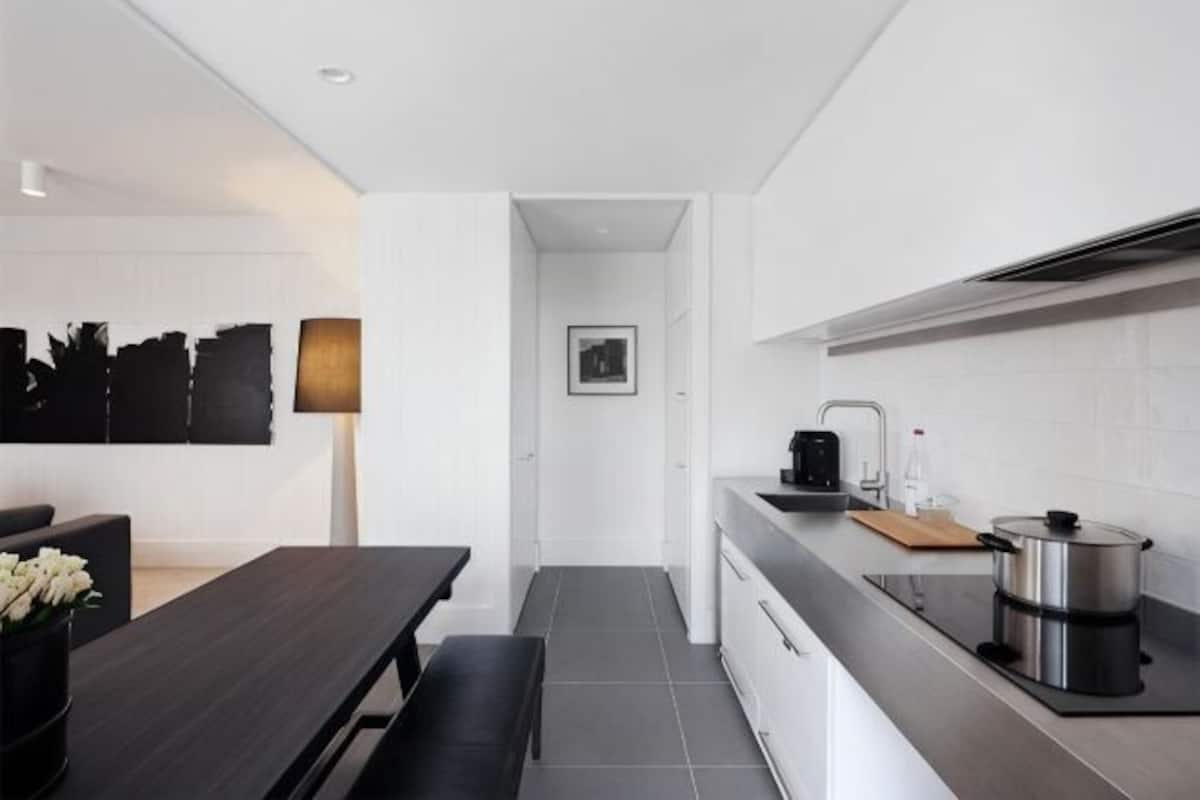 Private kitchen | Espresso maker, coffee/tea maker, electric kettle, cleaning supplies