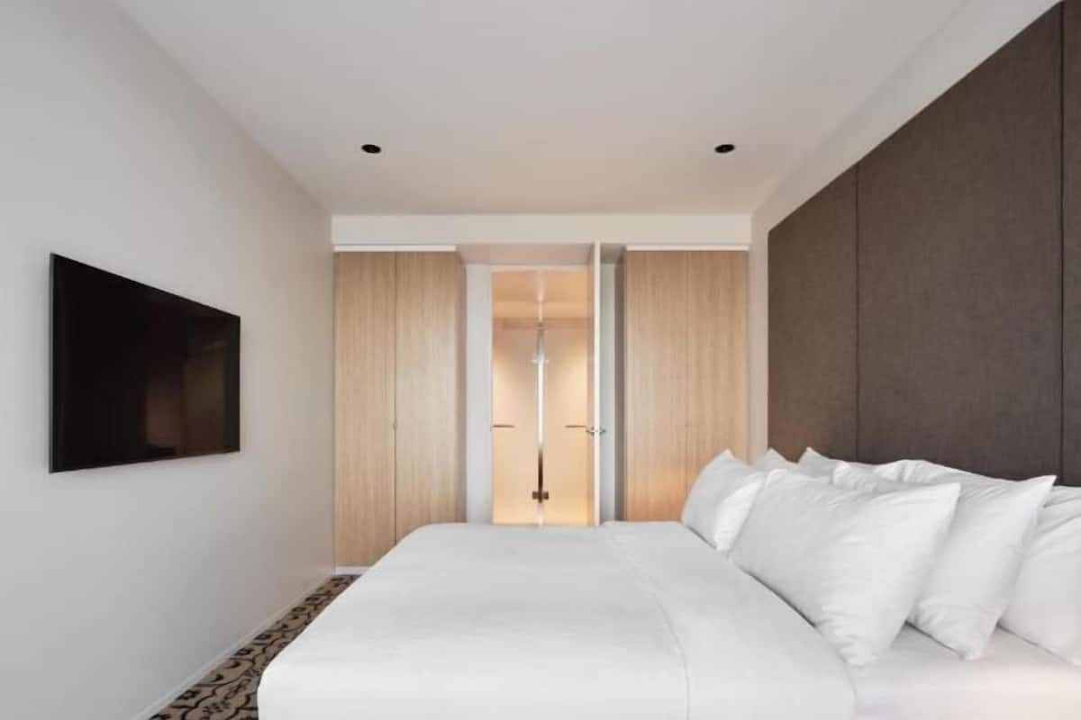 2 bedrooms, premium bedding, in-room safe, individually decorated