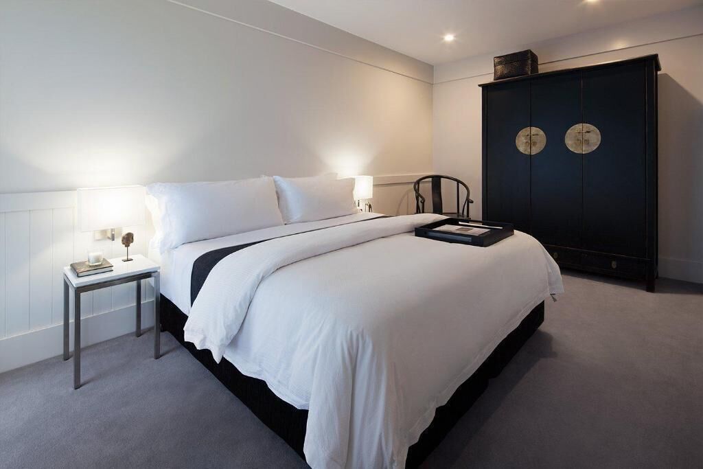 Premium bedding, in-room safe, individually decorated