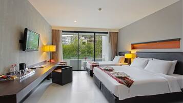 Premium bedding, in-room safe, individually decorated