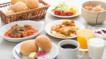 Esmorzar diari d'estil bufet (1100 JPY per persona)