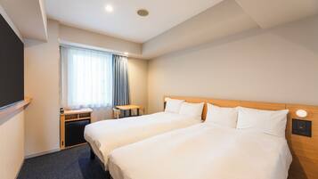 Laptop workspace, blackout drapes, WiFi (free), bed sheets