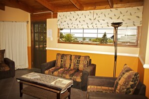 Apartment, 3 Bedrooms (Atlantic) | Living area