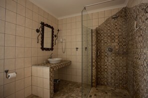 Apartment, 1 Bedroom (Lion) | Bathroom shower - Sandcastle Apartments cc (Swakopmund)