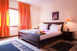 In-room safe, free WiFi - Calabash Residence (Serrekunda)