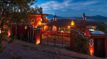 Fachada de la propiedad