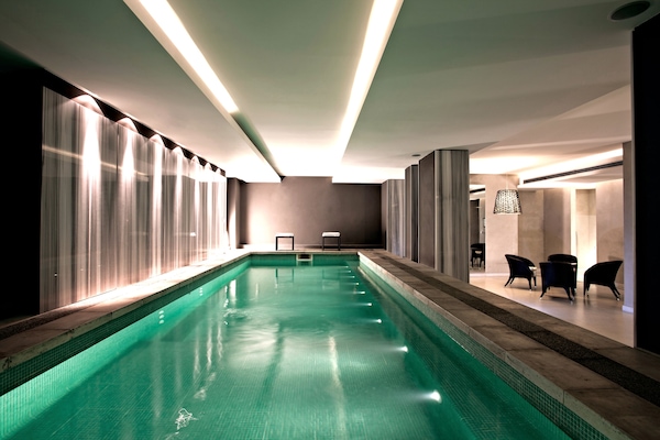Una piscina techada