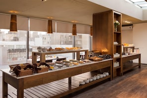 Petit déjeuner buffet compris tous les jours