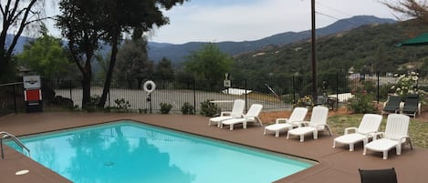 Außenpool (je nach Saison geöffnet)