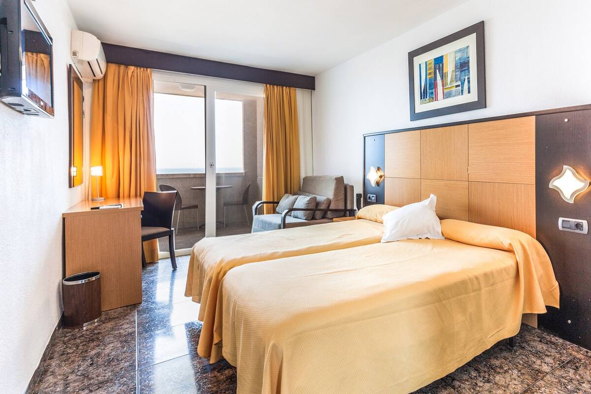 Minibar, caja fuerte, cunas gratuitas y wifi gratis