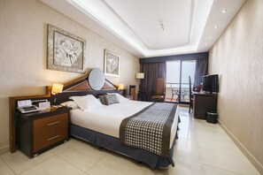 迷你吧、客房內保險箱、免費搖籃/嬰兒床、免費無線上網