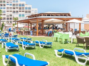 Outdoor pool, sun loungers