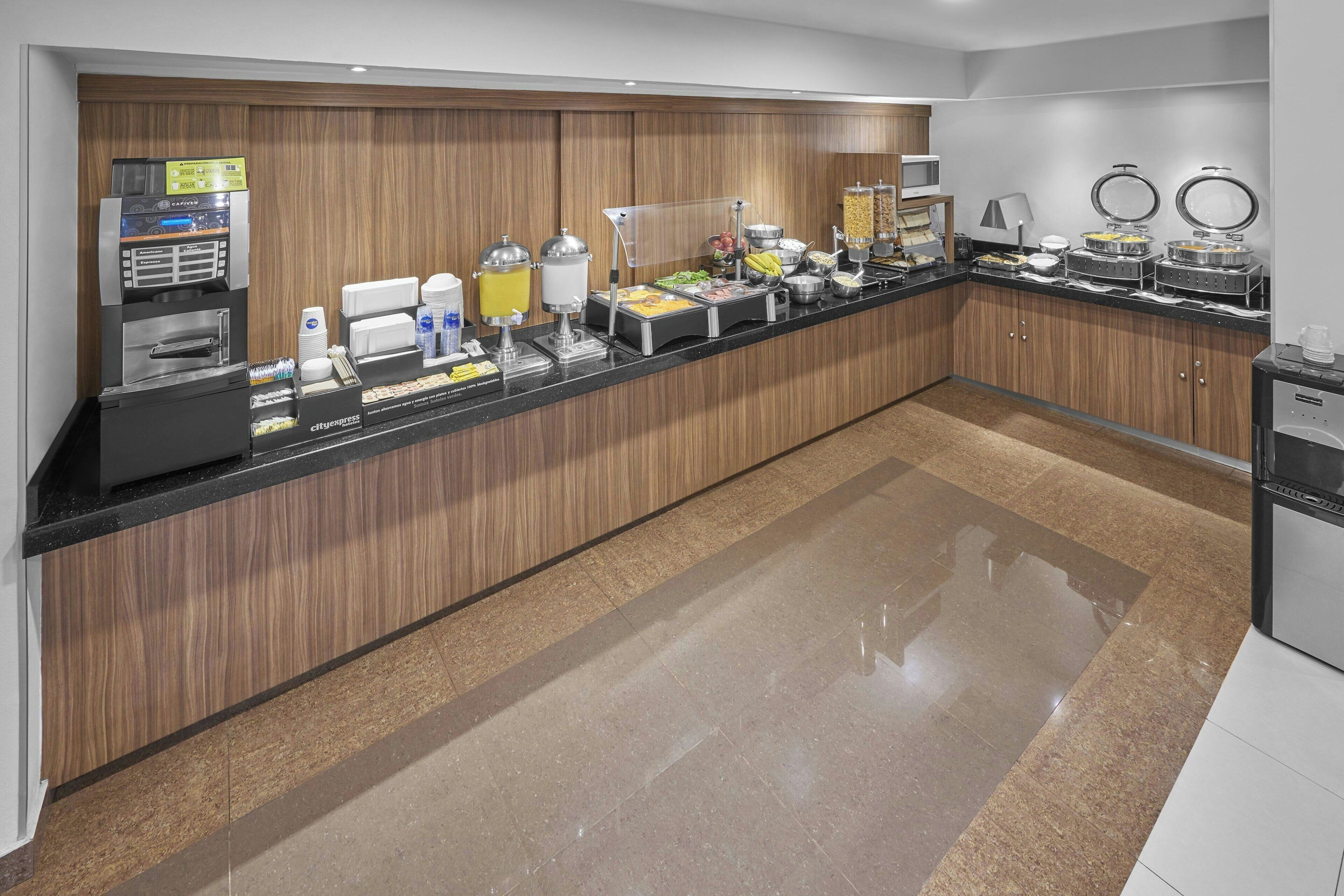 free daily continental breakfast