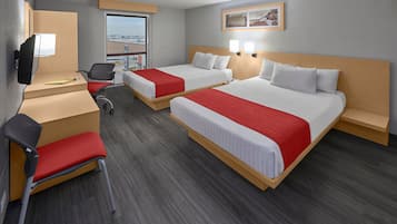 Daunenbettdecken, Schreibtisch, Bügeleisen/Bügelbrett