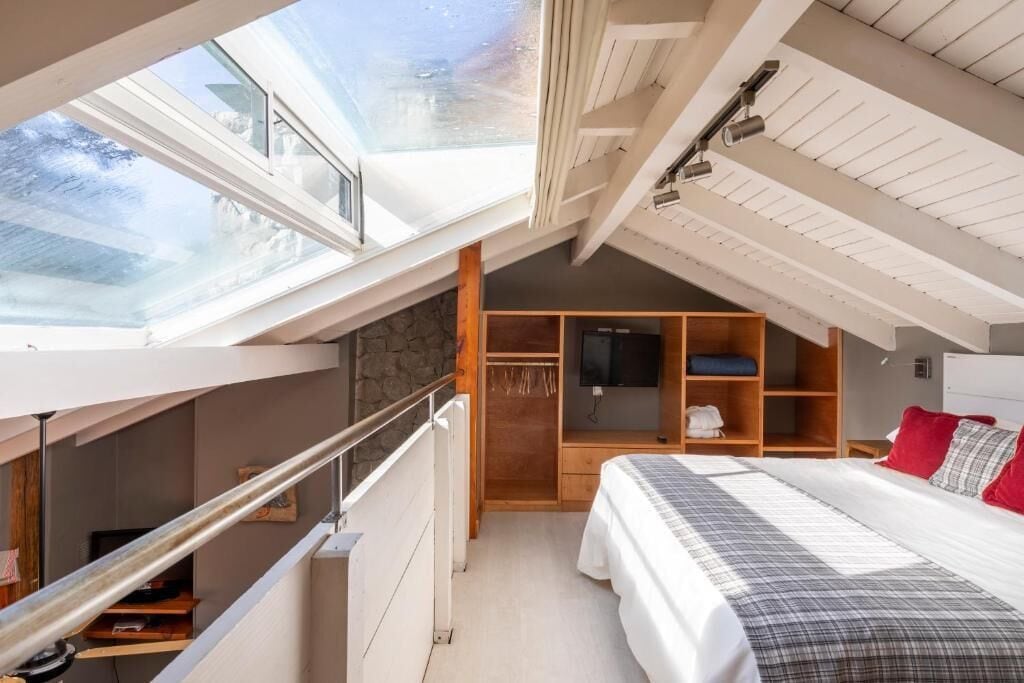 Familienbungalow, Terrasse, Seeblick | Zimmersafe, individuell dekoriert, individuell eingerichtet