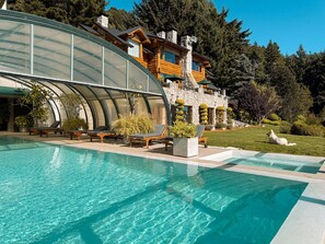 Indoor pool - Puerto Pireo Apart Hotel y Cabañas (San Carlos de Bariloche)
