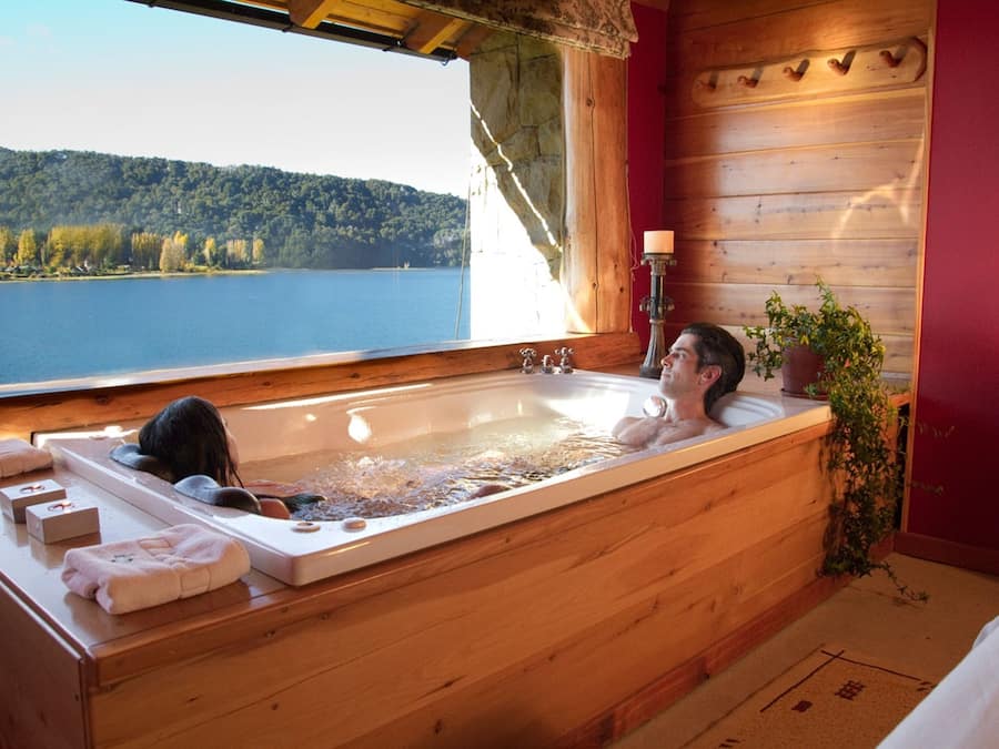 Tallelokero huoneessa, yksilöllisesti sisustettu