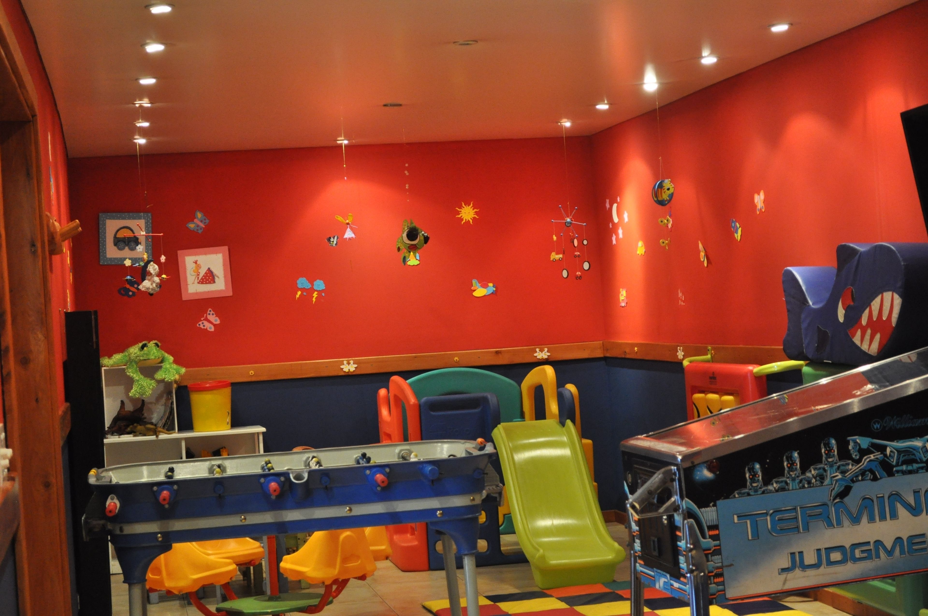 Área de juegos infantiles bajo techo