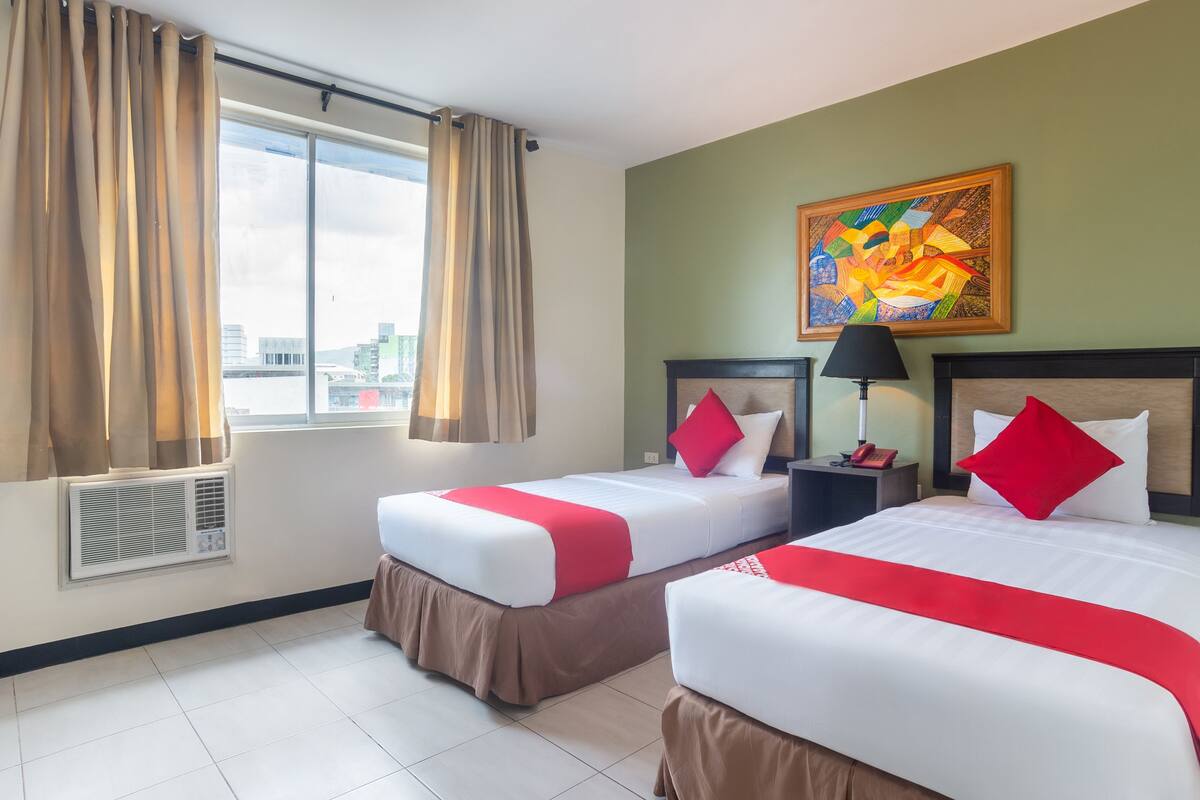 Superior Twin Room | Desk, WiFi (free), bed sheets
