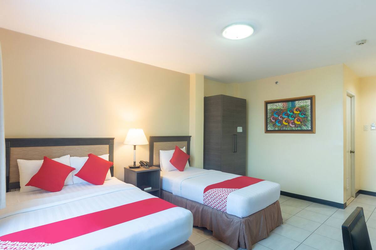 Superior Room | Desk, WiFi (free), bed sheets
