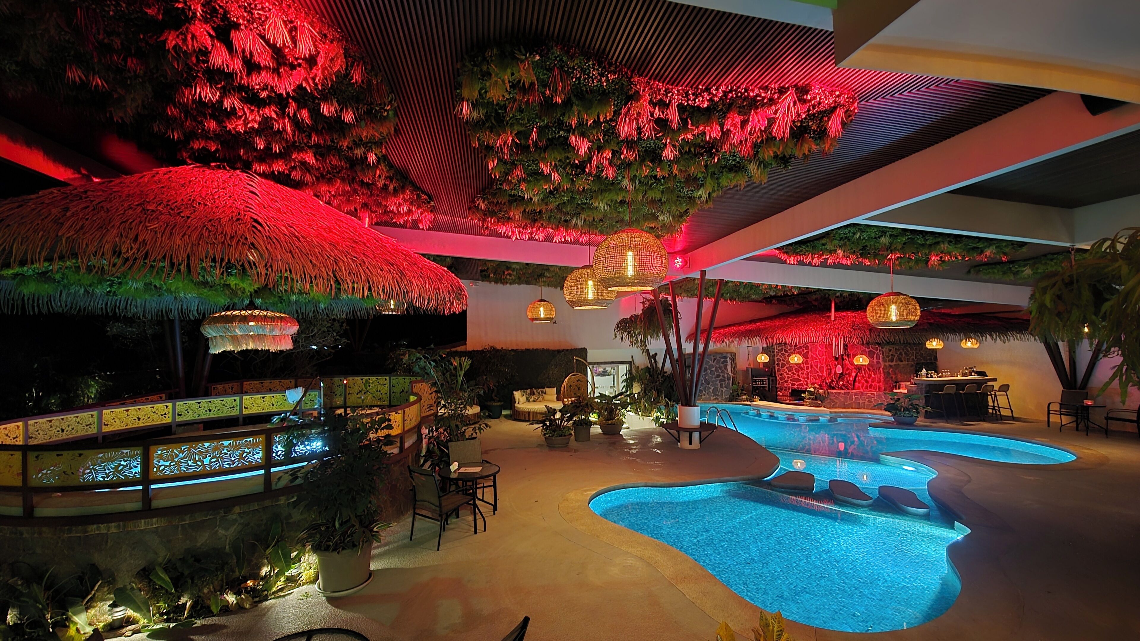 Indoor pool, sun loungers