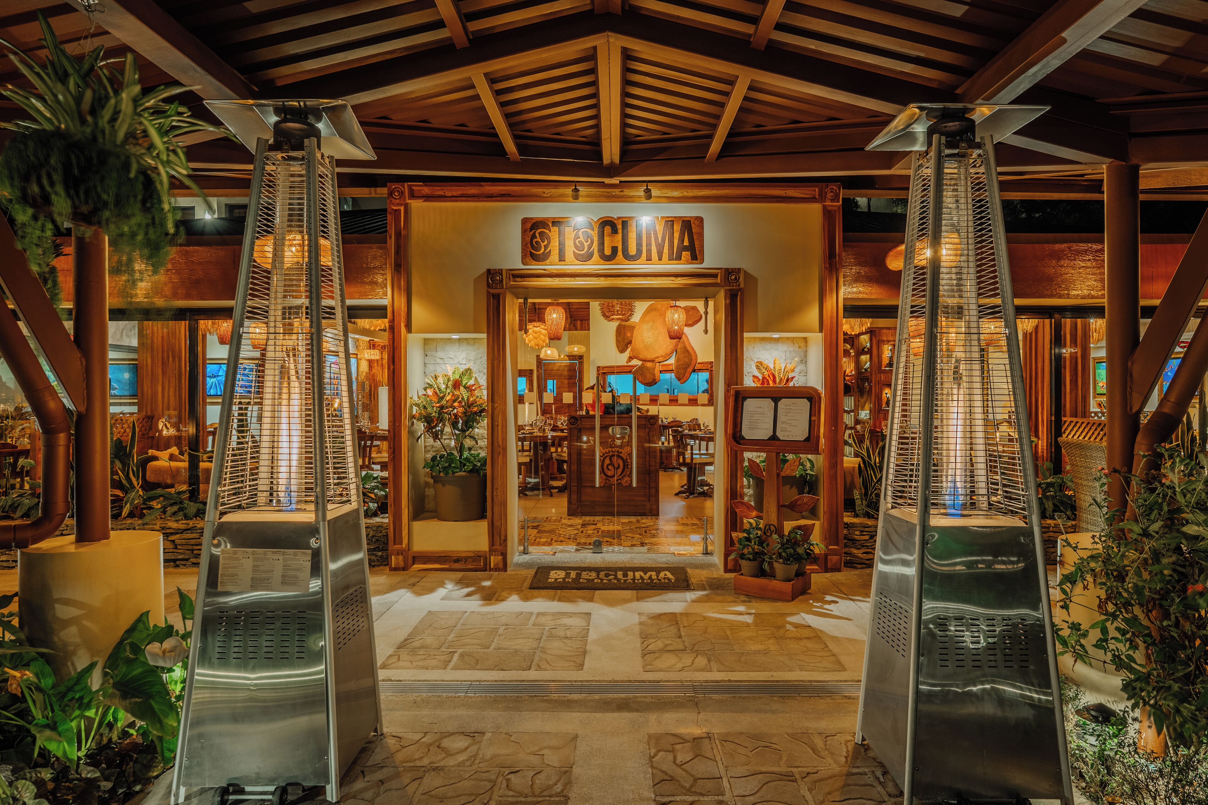 2 bars/lounges, swim-up bar, poolside bar