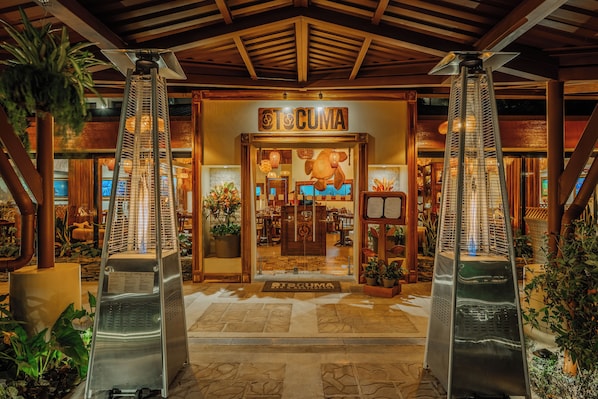 2 bars/lounges, swim-up bar, poolside bar