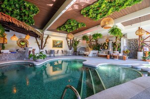 Indoor pool, sun loungers