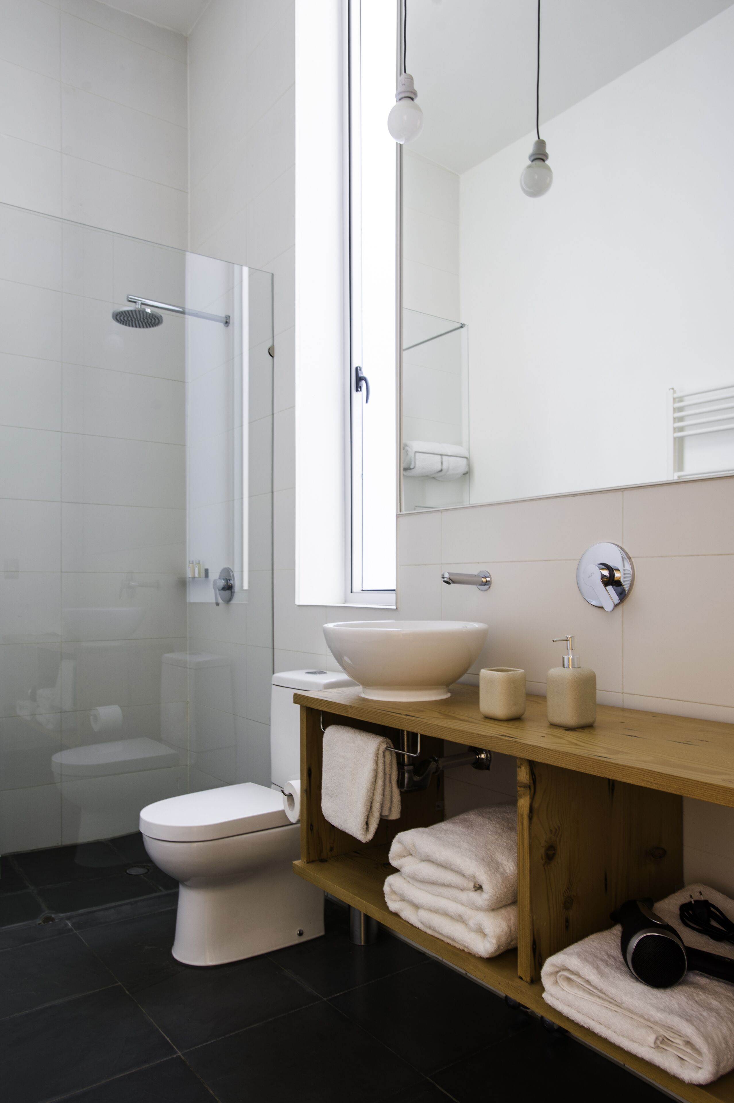 shower, rainfall showerhead, free toiletries, hair dryer