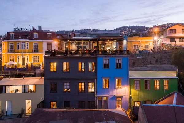 Vista frontal de la propiedad